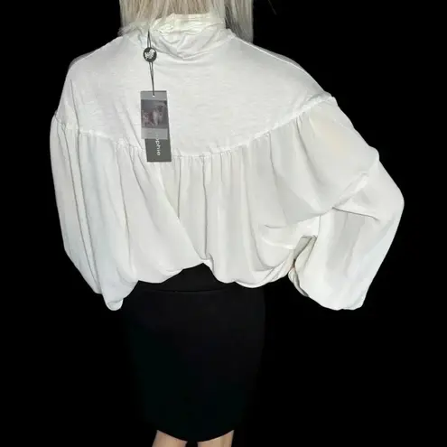 NWT Lola & Sophie Designer Blouse Knit White Turtle Neck Long Sleeve Small