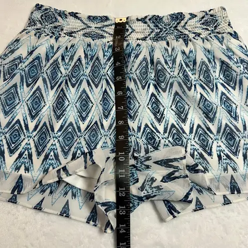 Women's High Rise Aztec Print Shorts Size X