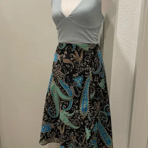 East 5th VTG 90s Black, Tan, & Blue Paisley Print Knee-Length Skirt - Large