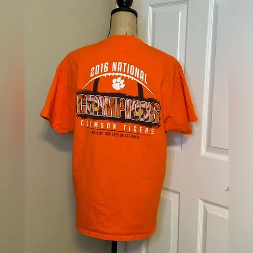 Hanes Clemson Tigers 2016 National Champs  Large Orange Short Sleeve T-Shirt.