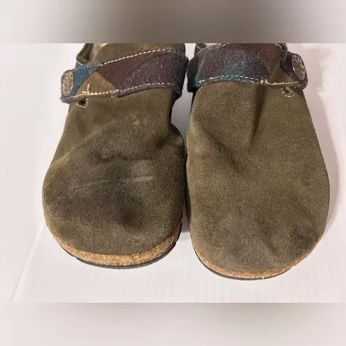 Earth Origins Olive suede clogs shoe women fits size 7