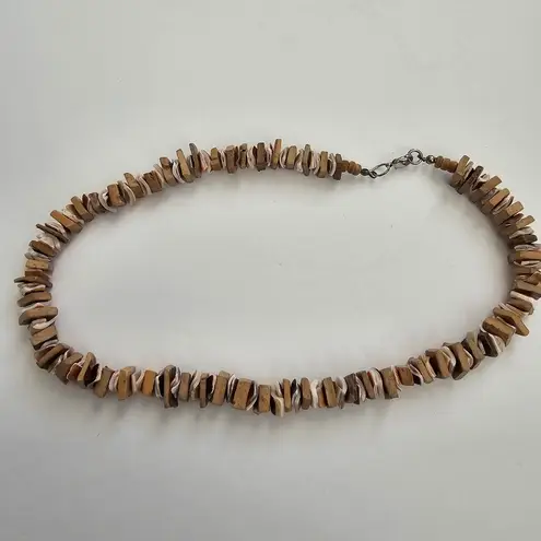 Shell and Wood Short Necklace White