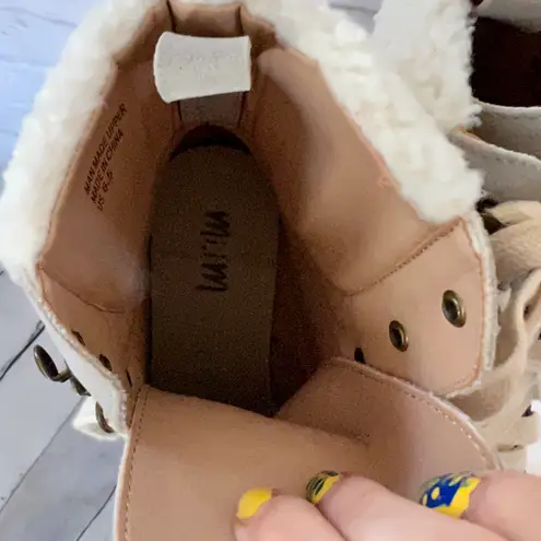 NEW Grey Sherpa Boots Gray Size 6.5