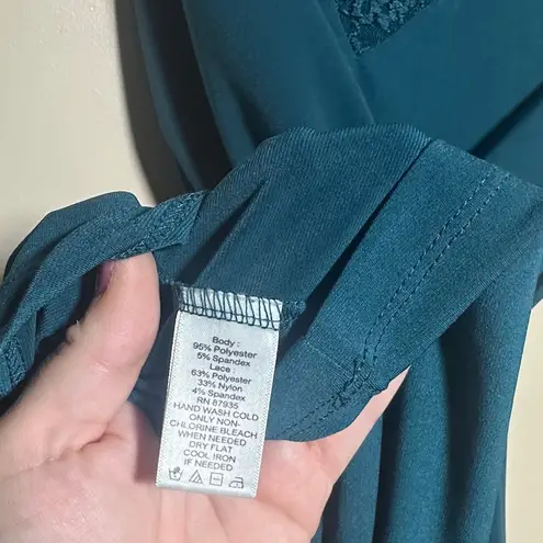 Susan Graver Medium Lace Detailed Sleeveless Top