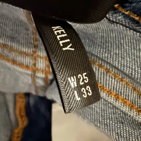 Driftwood Kelly Floral Embroidered Mid Rise Bootcut Jean 25 Women’s Blue