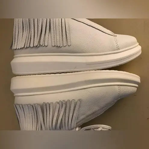 Hollie Watman women white leather fringe platform moccasin sneakers Size9.5 Size 9.5