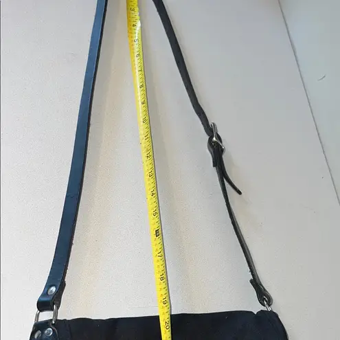 Duluth Trading Co deluxe shell black and Silver Shoulder Bag with Front Flap