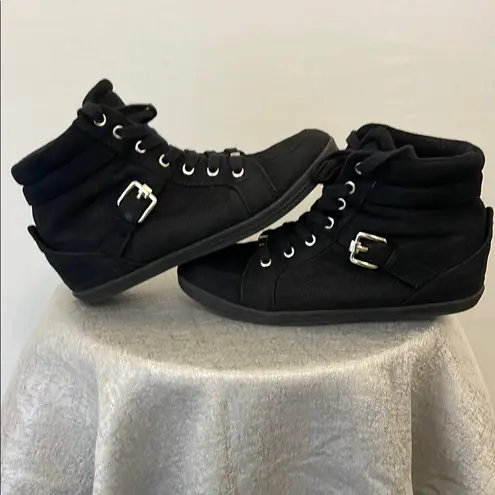 Call it spring Black Sneakers with Sleek Design(D9)??