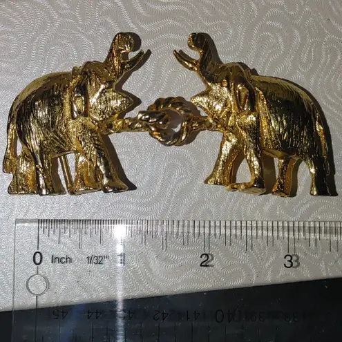 Mimi Di N 1972 Elephants Interlocking Statement Belt Buckles Vintage Gold Tone