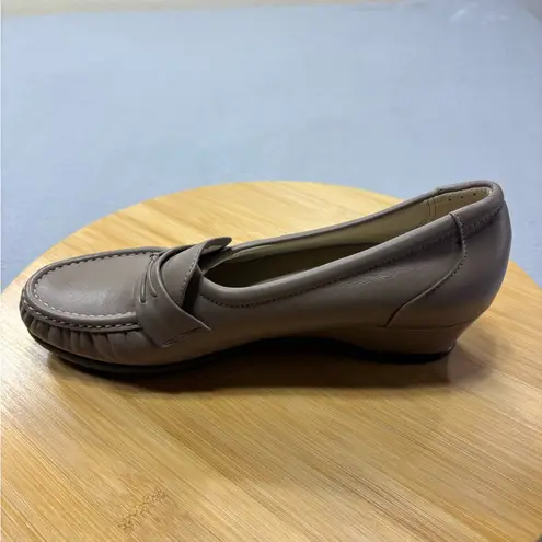 SAS Easier Mocha 8 M Women’s Leather Tripad Wedge Heel Comfort Loafers USA