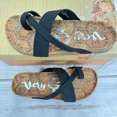 Very G Black Metallic Crisscross Strappy Sandals Contoured Footbed NEW