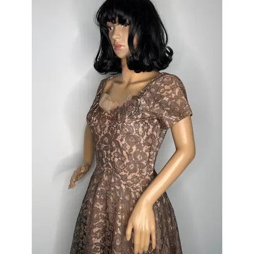 1950s Taupe Lace Fit & Flare Party Dress w/ Tulle Lining & Crown Zip Small Brown