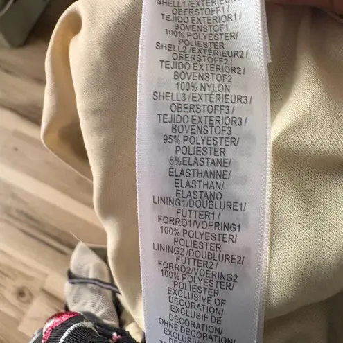 Adrianna Papell Dress Sz 8 Black OffShoulder Floral Embroidery Ruffled Boho Chic