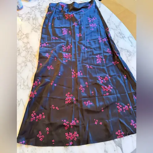 Quince NWT Women’s Black Pink Floral Washable Silk Maxi Skirt Garnet Garden Sz M