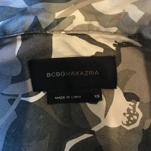 BCBG MAXAZRIA SHORT CAMO TRENCH