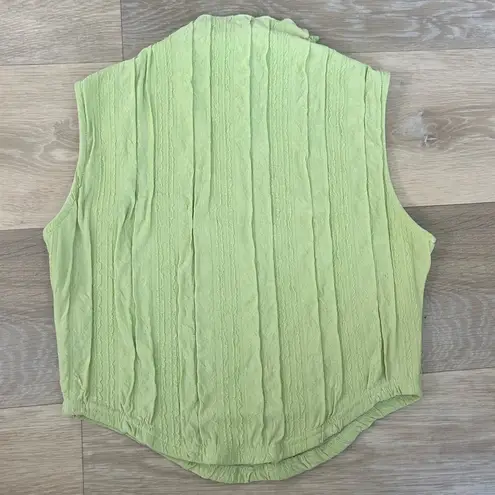 Light Green Textured Mock Neck Sleeveless Crop Top Size M