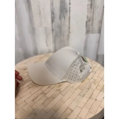 Gaiam White Laser Cut Athletic Hat Women’s OS Adjustable Activewear Running Yoga