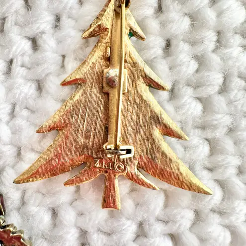 One World Holiday Christmas Lot Set of 8 Tree Snowman Wreath Angel Vintage Brooch Pins