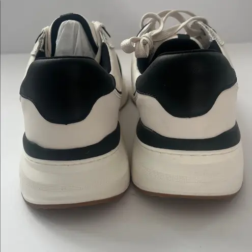 Naturalizer NWOT Women’s Blossom Lace-Up Sneakers — Size 10.5M ♣️