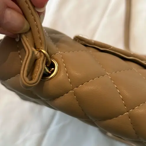 3Am forever tan quilted crossbody bag clean inside & out 1 inside zip pocket EUC