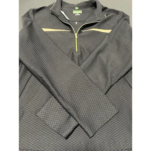 Tail Tech Performance 1/2 Zip Pullover in a textured Black size L. Size L