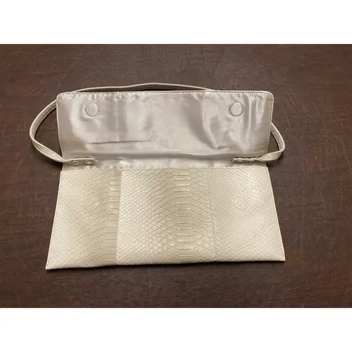 Jessica McClintock Ivory Faux Snakeskin East West Evening Clutch Shoulder Bag
