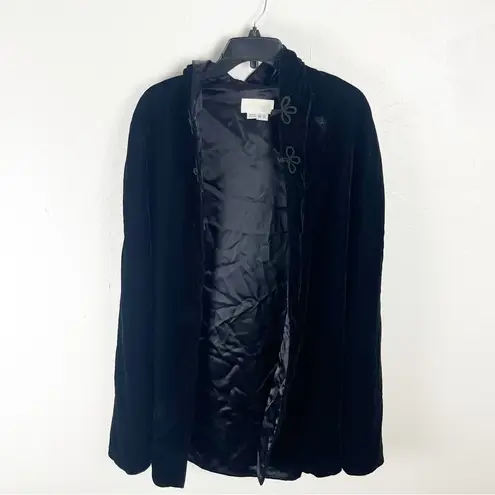 Jessica McClintock Vintage Black Velvet Hooded Eyelet Closure Lined Cape OS