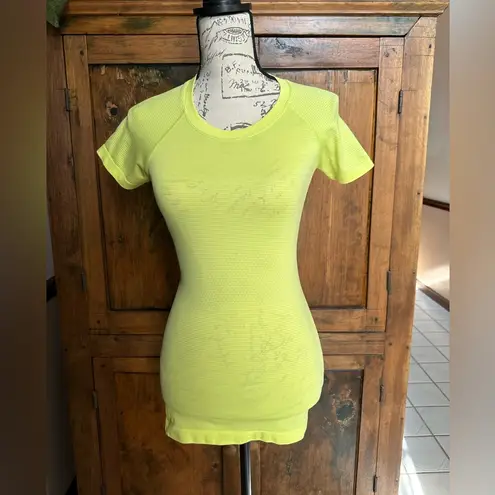 Lululemon  Swiftly Tech Short Sleeve Crew Lucid Lime / White Size 2