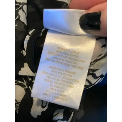 secret treasures black and white floral robe