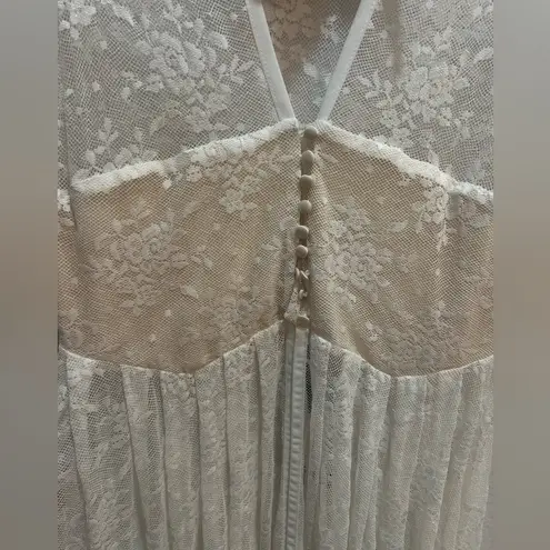 Unique Vintage NWT Lace Ivory Maxi with Bishop Sleeves deep plunge Sz L Fairy