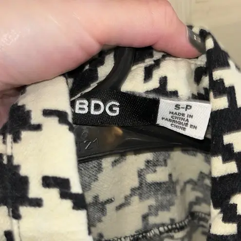 Urban Outfitters bdg hounds tooth flannel buttondown - Image 3