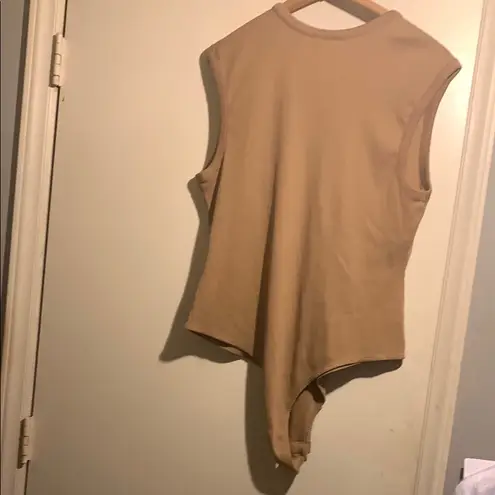 Universal Threads Universal Thread Camel V-Neck Bodysuit - Image 4