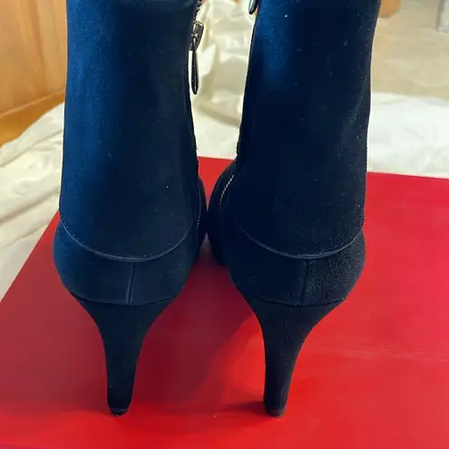 Adrienne Vittadini Adrienne Vittandini cuffed platform boot in black suede size 9.5