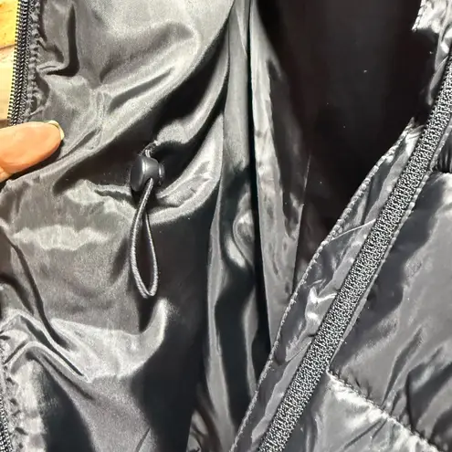 Swiss Tech Women's Hooded black puffer Vest with Cinched Waist small