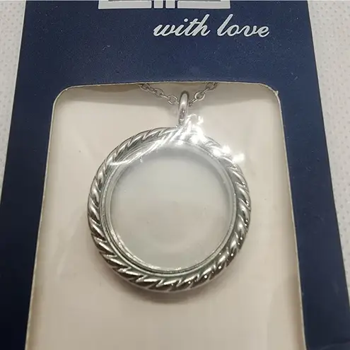 NWT Effy Silver Locket Necklace Silver