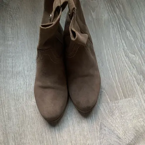  Shoes Frye & Co. Sarah Shortie Suede Pull On Boot In Taupe Gray