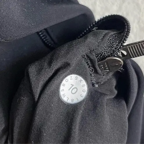 Lululemon On the Fly Cropped Woven Pant Black Commute Travel Casual Move Size 10