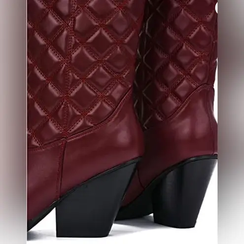 Cape Robbin Black Quilted Heeled Burgundy boots size 8