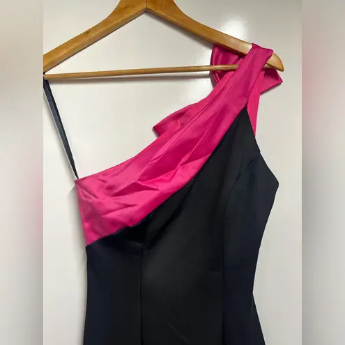 Mac Duggal NEW 49444 DRESS One Shoulder Bow
Maxi Gown in Black and Fuschia 0