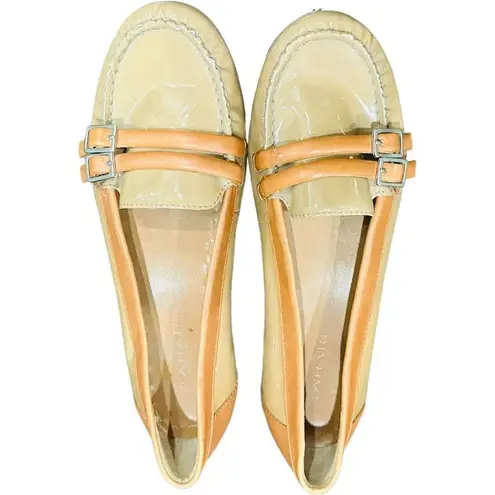 Tahari  Sonya NWOT Tan Beige Patent Leather Flats Loafers Size 8.5