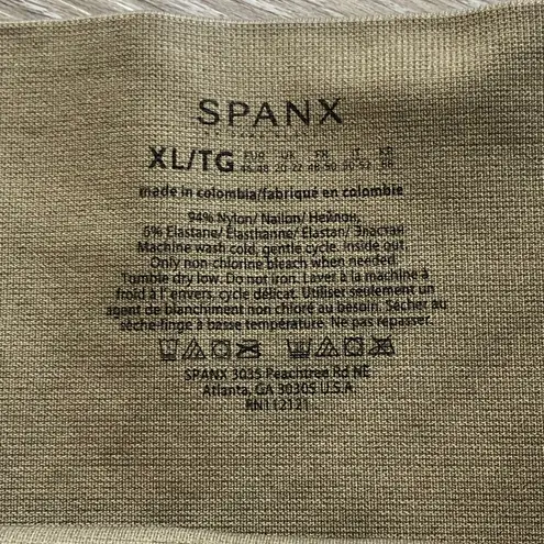 Spanx  Look at Me Now Seamless Cropped Leggings Womens XL Desert Camo Green