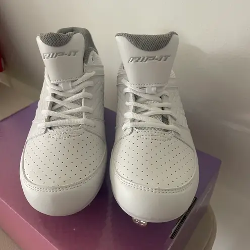 DICK'S Sporting Goods Rip-It Diamond Women’s White Softball Spikes Size 9 Brand New