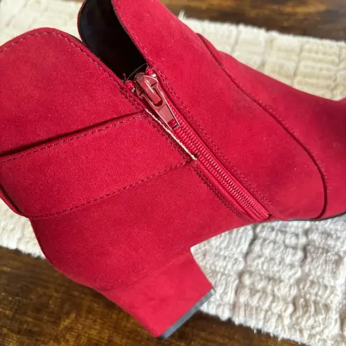 Jaclyn Smith Women's Dulce Fashion Bootie - Red Size 10