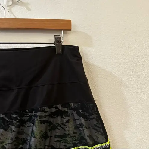 Lucky In Love Women’s Black and Neon Green Tennis Skort Size Large 12