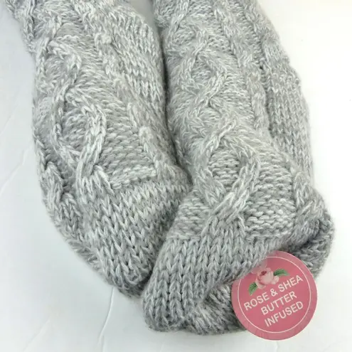 Aromasoles Lounge Socks Cable Knit One Size Gray Lined Rose Shea Butter Non Slip