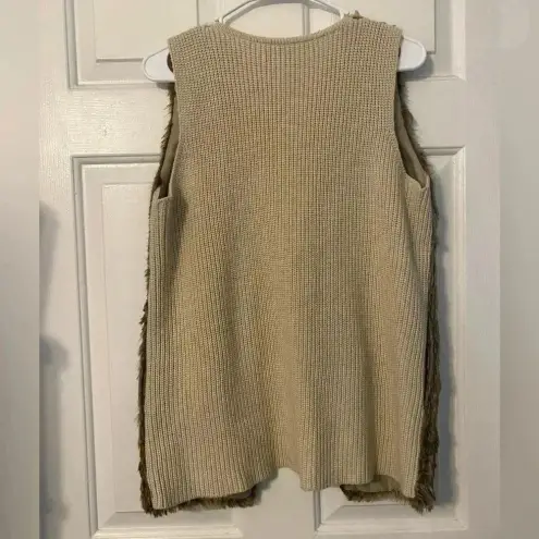 Liz Claiborne Faux Fur Sleeveless Open Front Sweater‎ Vest Pockets Size Small