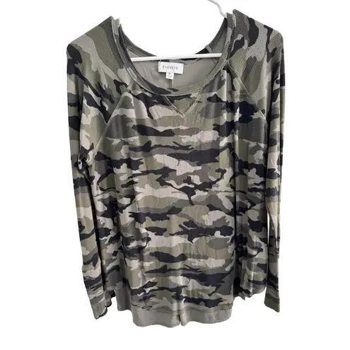 Evereve Camo Print Long Sleeve Thermal Top Size M