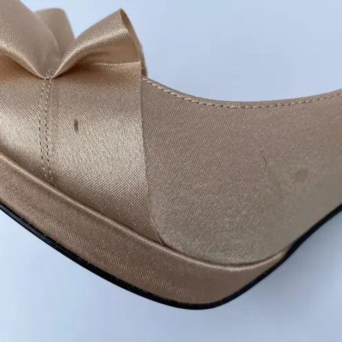 Nina New York Size 10 Pumps Satin Heels Formal Neutral Wedding Party Elegant