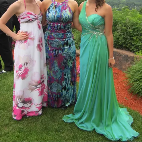 Morrell Maxie Teal Silver Prom Dress with Train Size 6