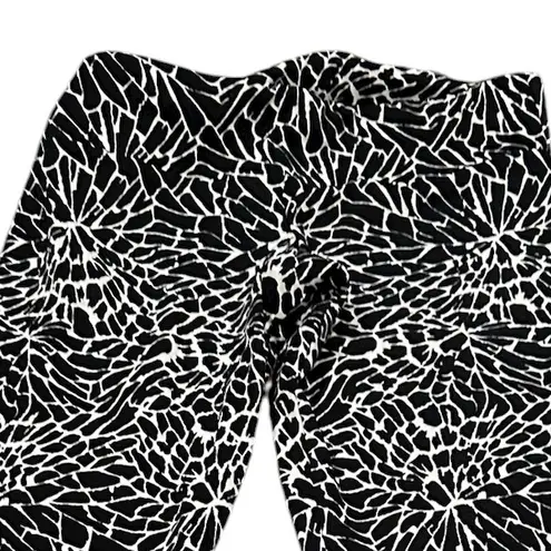 Onzie womens Black White Patterned Leggings M/L